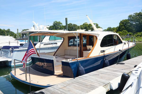 Sleek exterior profile with dark hull