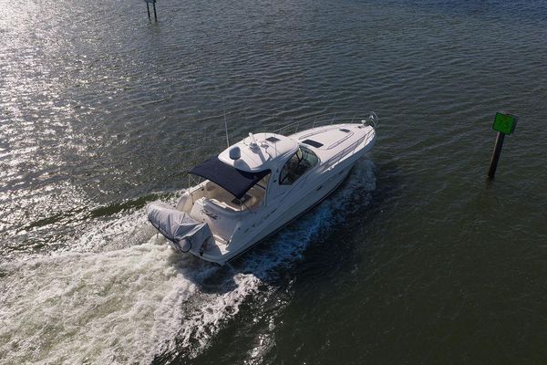 Bow and foredeck with sunpad