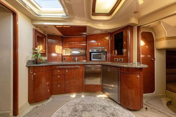 Convertible dinette in the salon