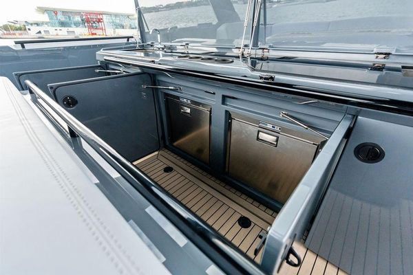 T-top with integrated lighting and speakers.