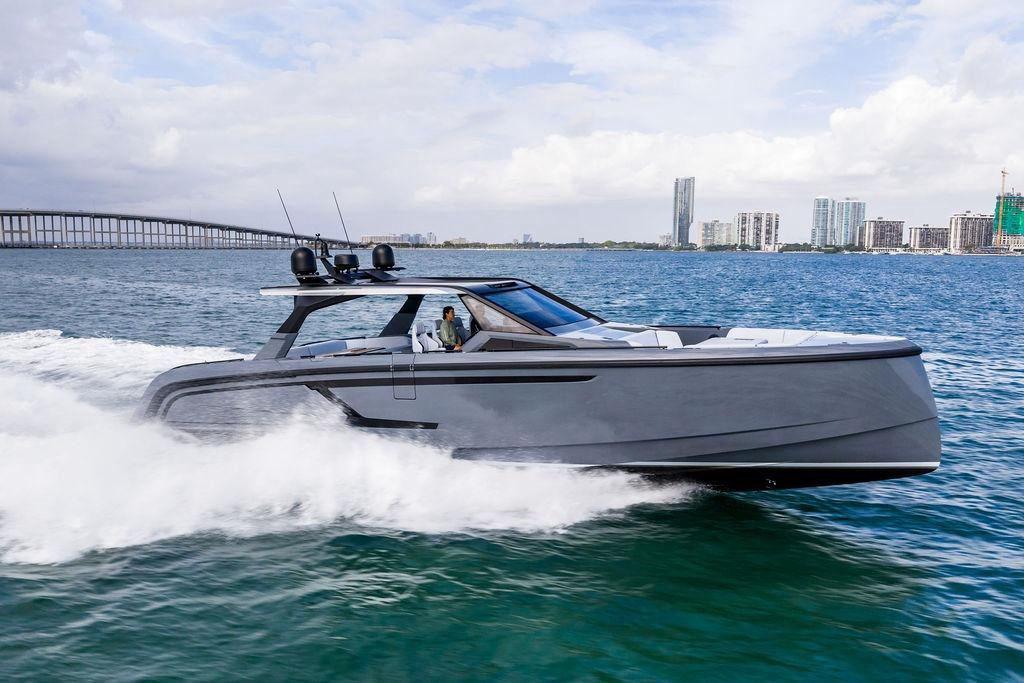 2024 Vanquish Yachts VQ55