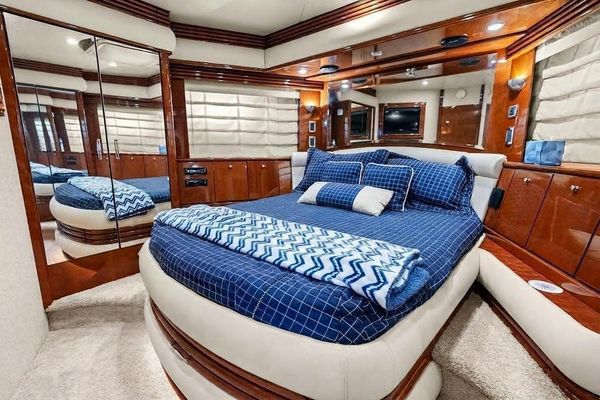 Aft deck dining close-up