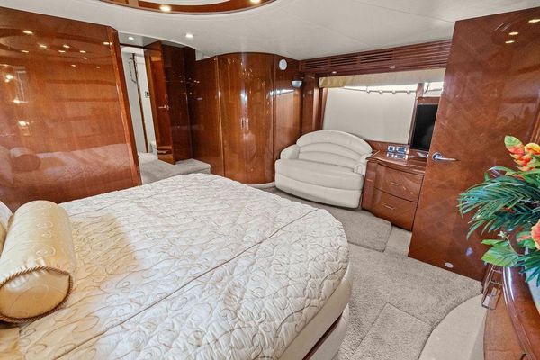 Master stateroom entry foyer