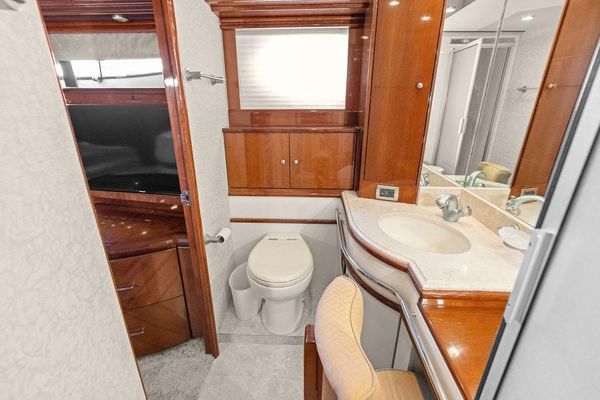 Guest stateroom, side view