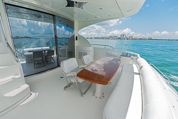 Flybridge hardtop exterior