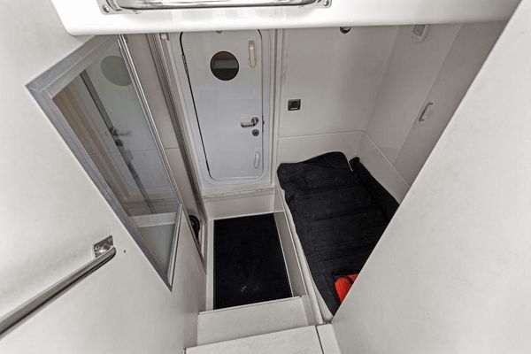 Flybridge seating, aft