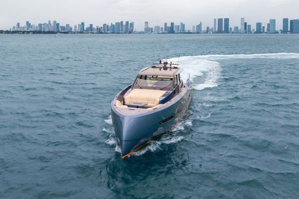 High speed running shot from aft