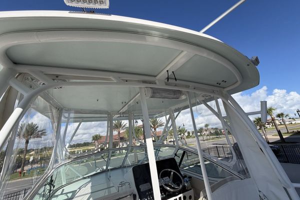 Spacious cockpit with fishing amenities and aft seating