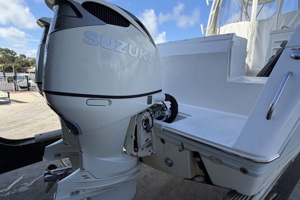 Helm seating with armrests and clear view of controls