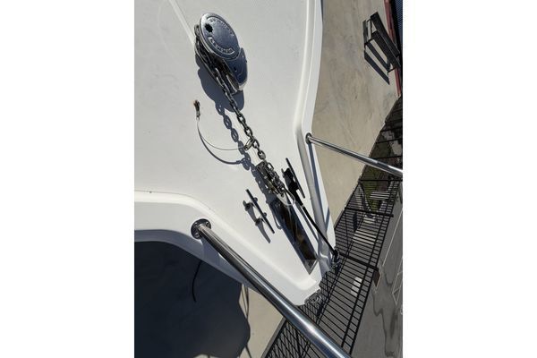 Cockpit cover protecting the seating and deck