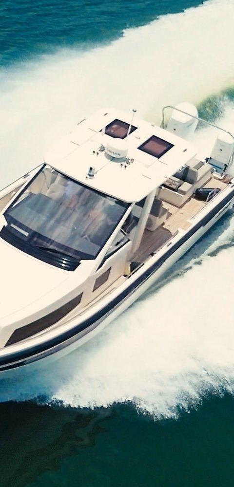 Windy yachts