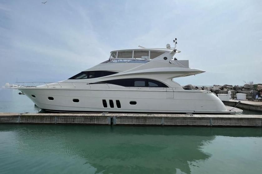 2008 Marquis 65 Skylounge — Downtown Miami, FL