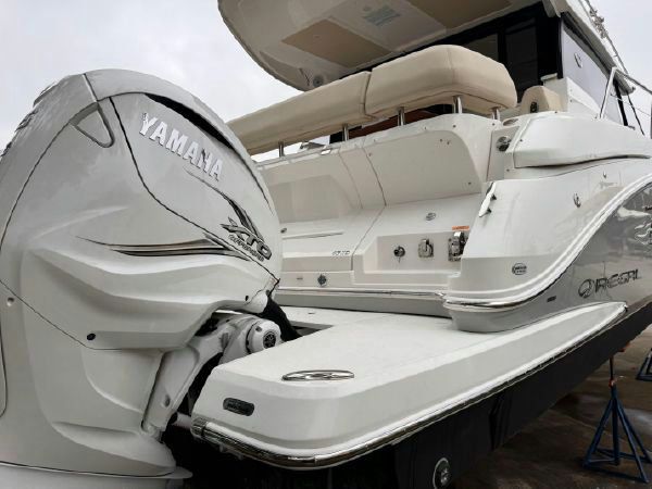 Side profile of the elegant Regal 42 XO.