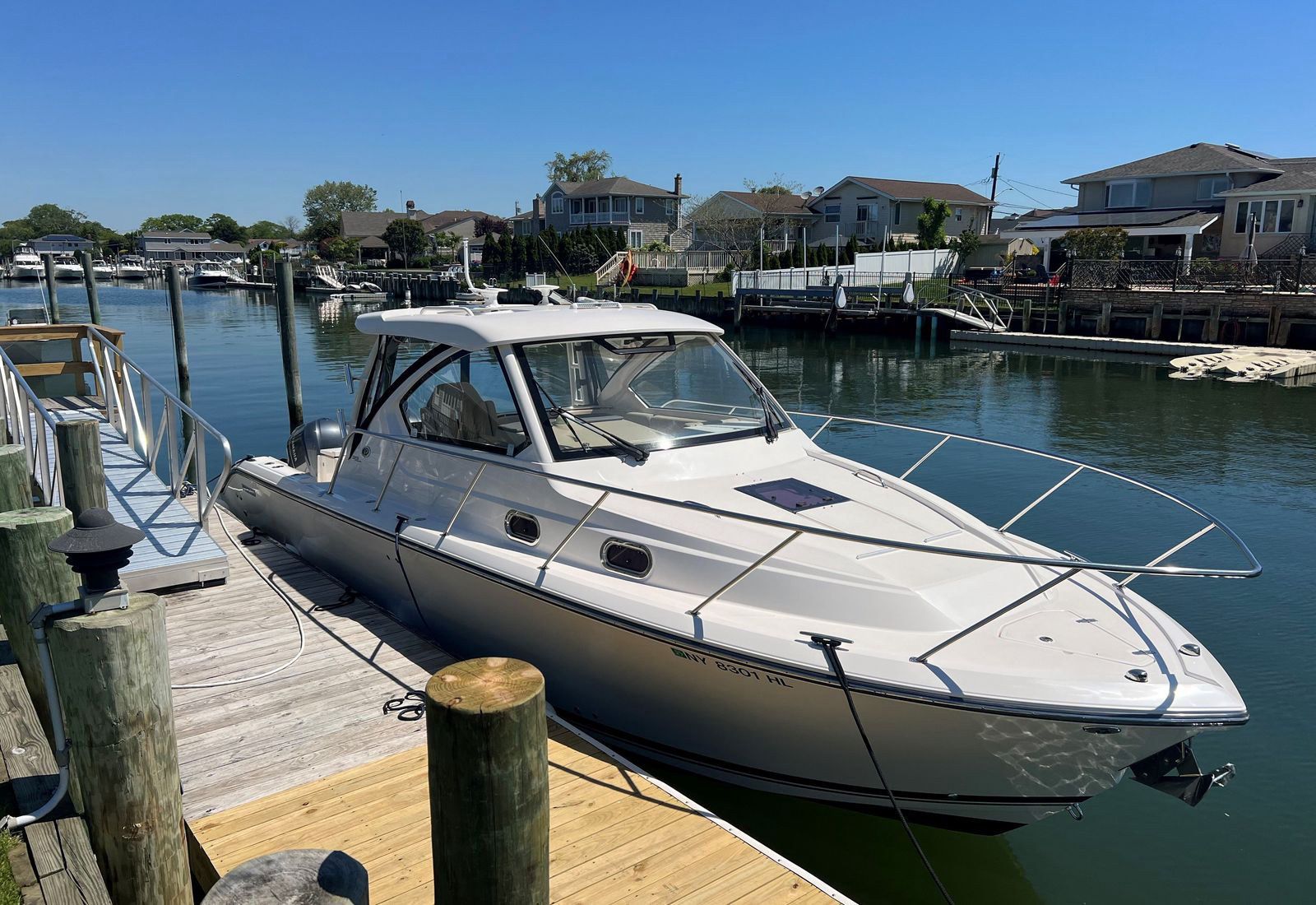 2015 Pursuit 325 OS Offshore