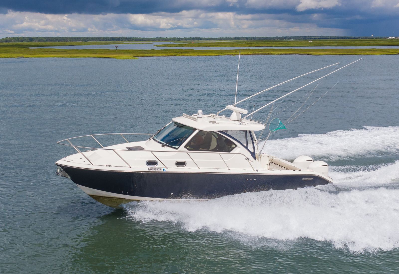 2016 Pursuit OS 325 Offshore