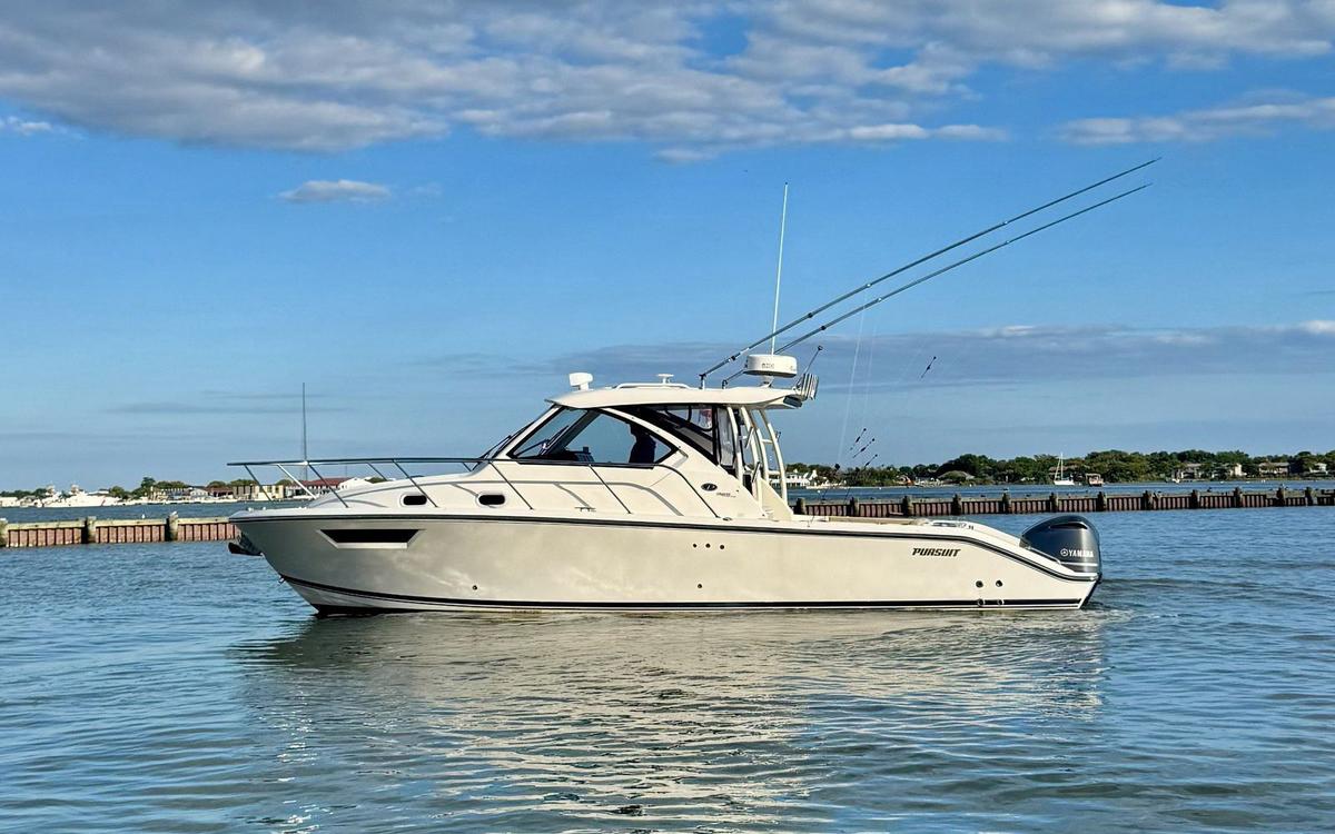 2017 Pursuit OS 325 Offshore