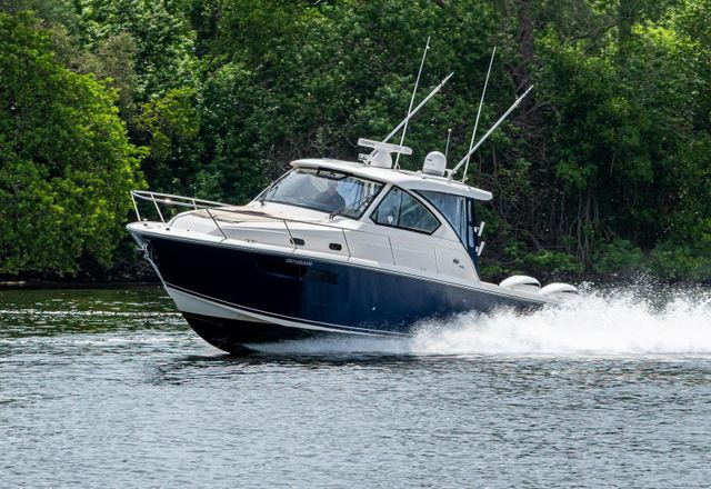2017 Pursuit OS 355 Offshore