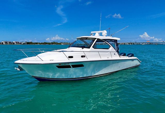 2018 Pursuit OS 355 Offshore