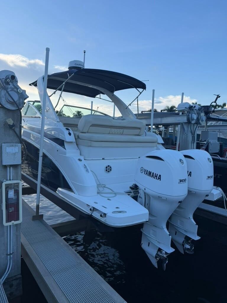 2019 Regal 33 XO