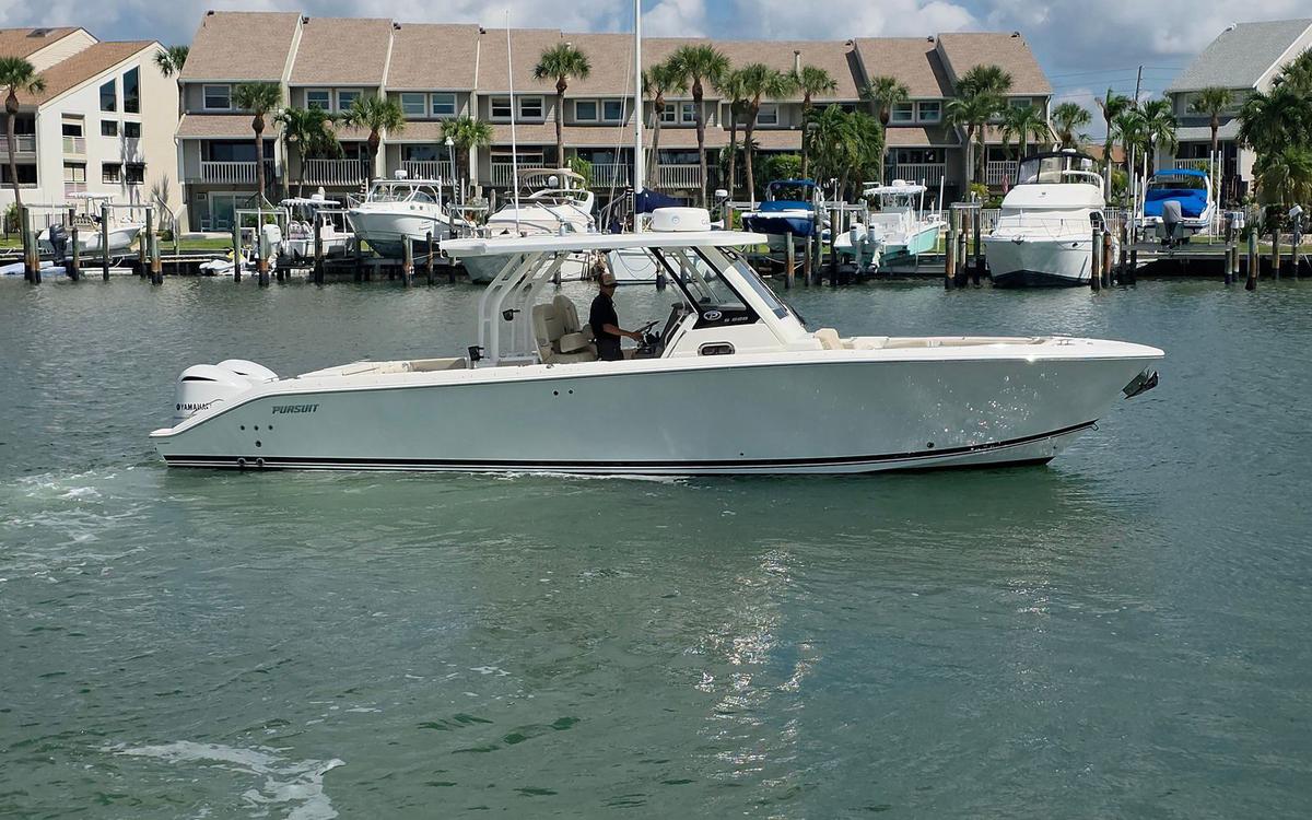 2019 Pursuit S 328 Sport