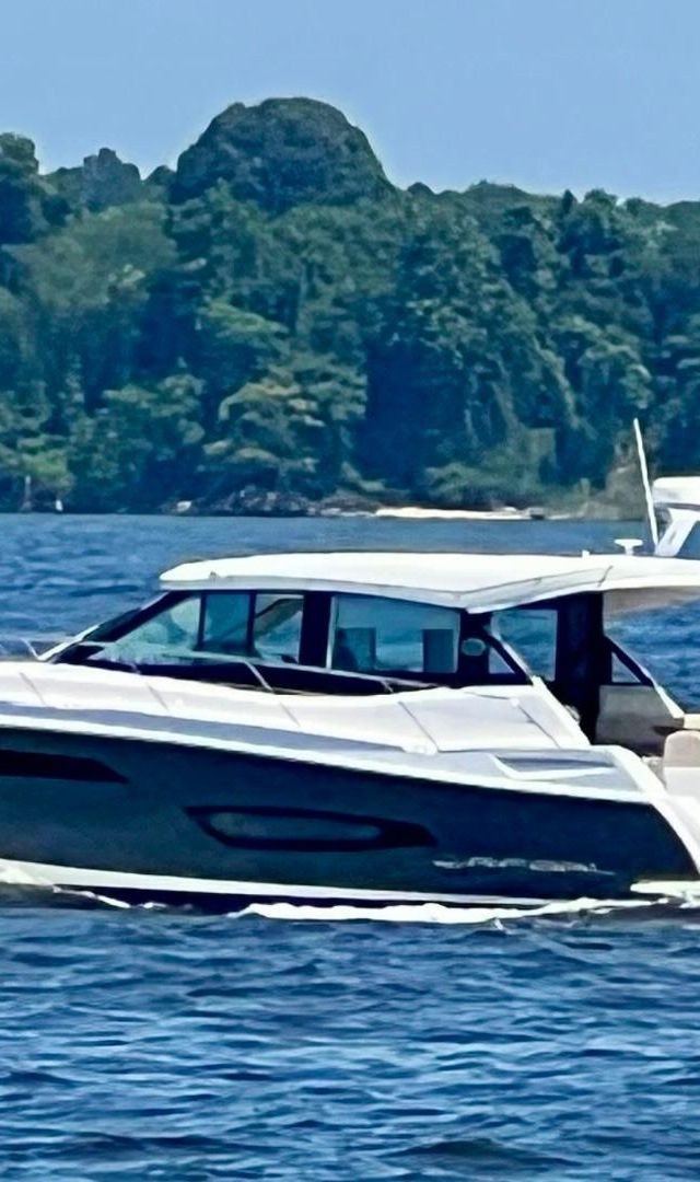 2020 Regal 38 Grande Coupe