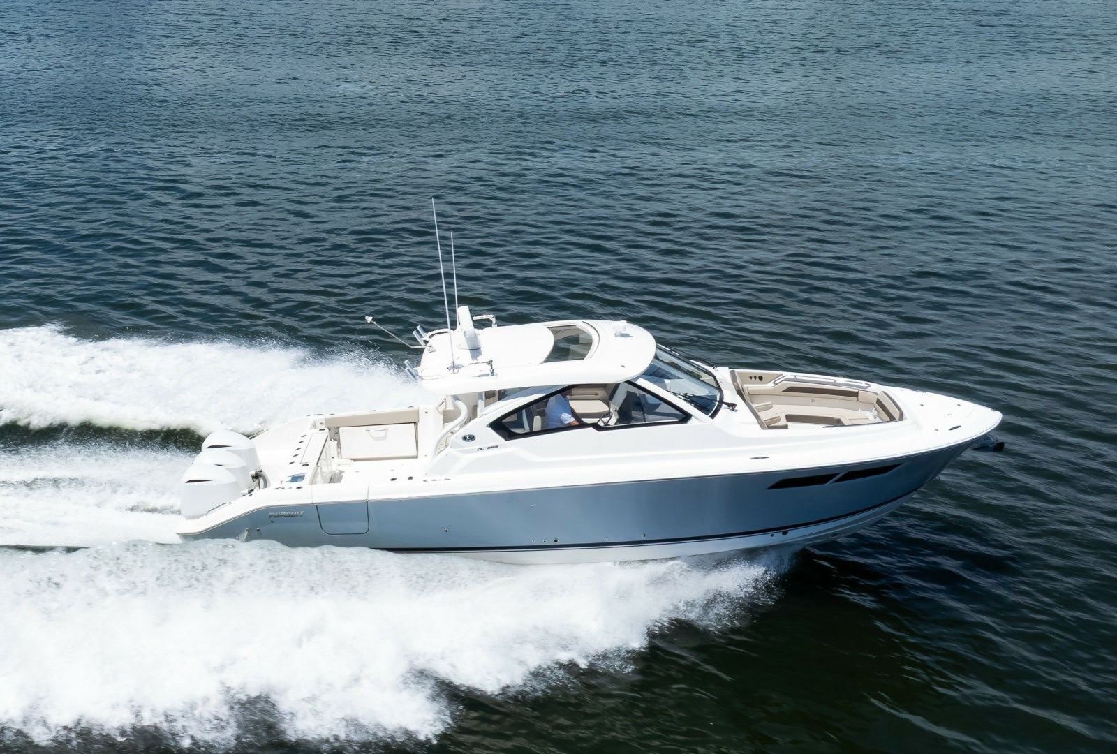 2020 Pursuit DC 365 Dual Console