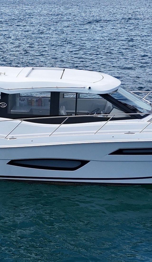 2021 Regal 38 Grande Coupe