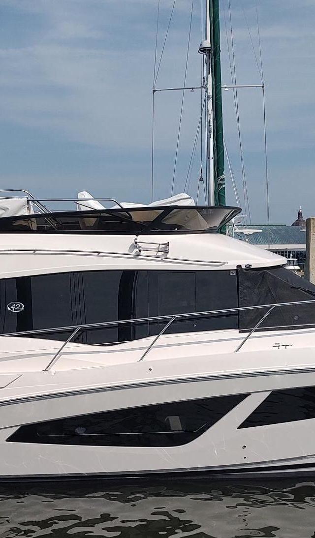 2021 Regal 42 Fly