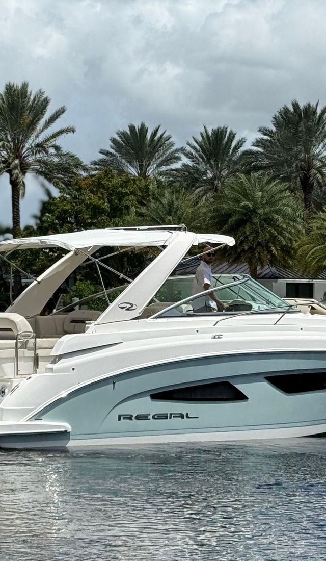 2022 Regal 33 XO