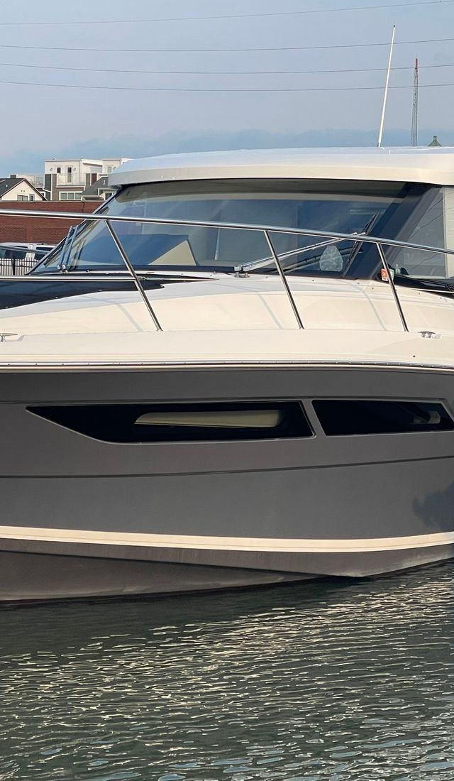 2022 Regal 38 Grande Coupe