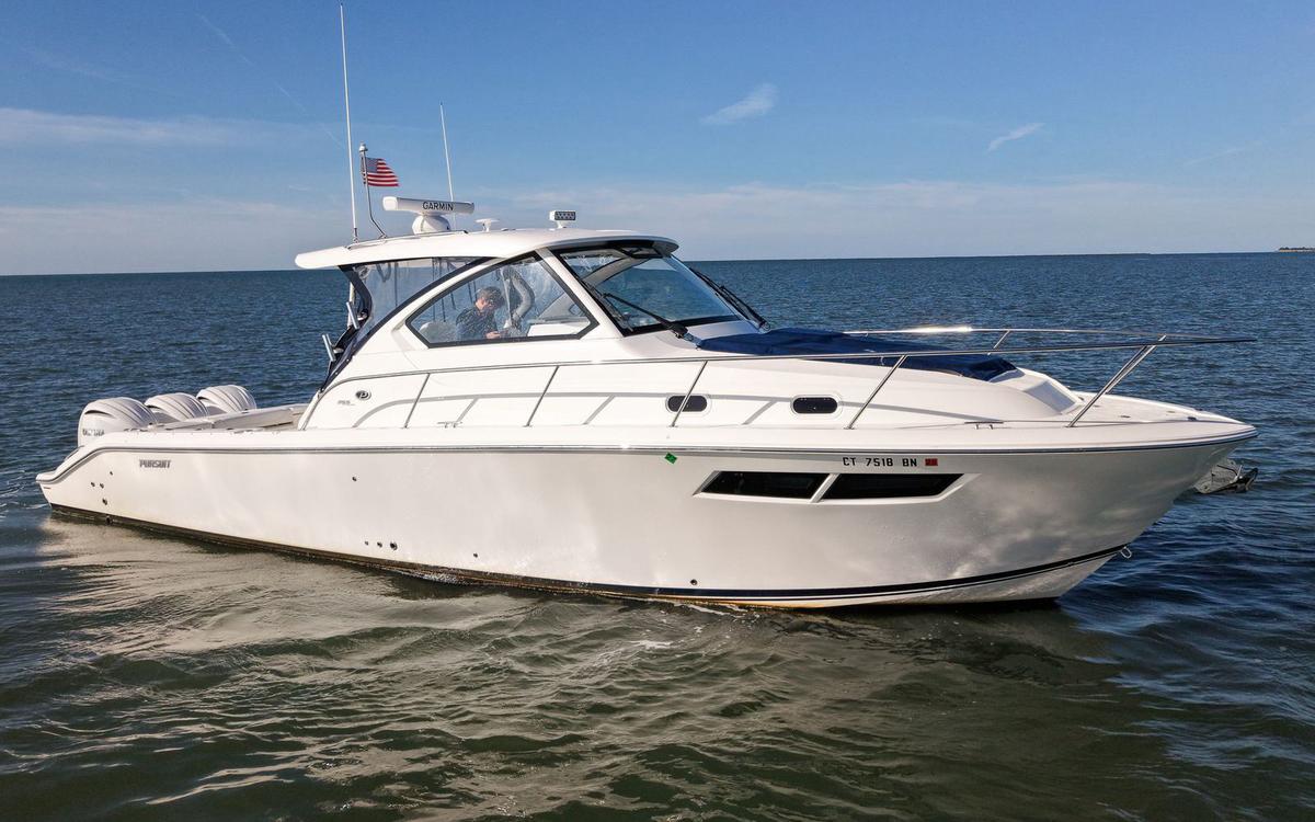 2022 Pursuit OS 355 Offshore