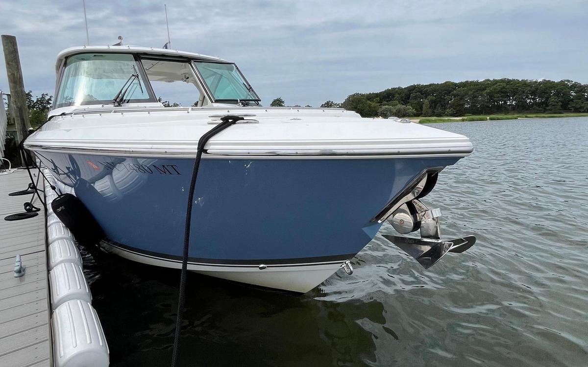 2023 Pursuit DC 326 Dual Console