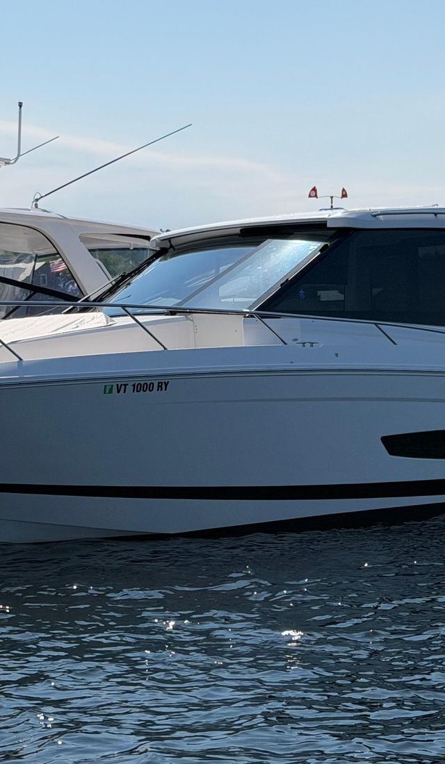 2024 Regal 36 Grande Coupe