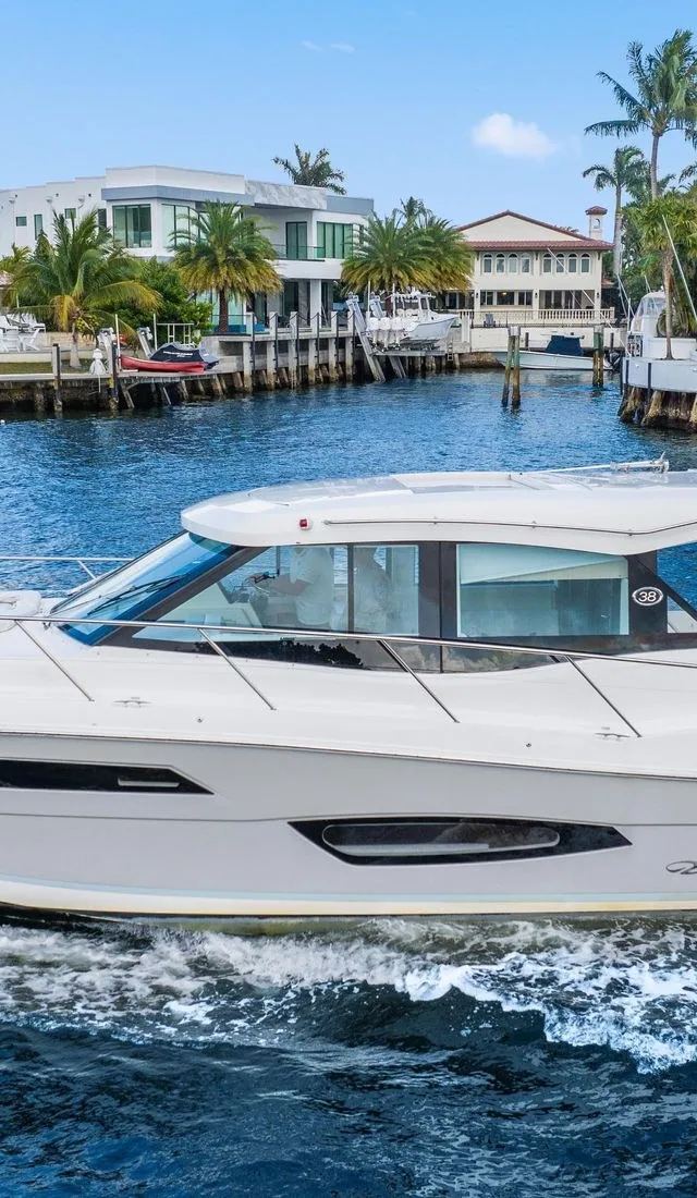 2024 Regal 38 XO, Be SEA-ch Thee