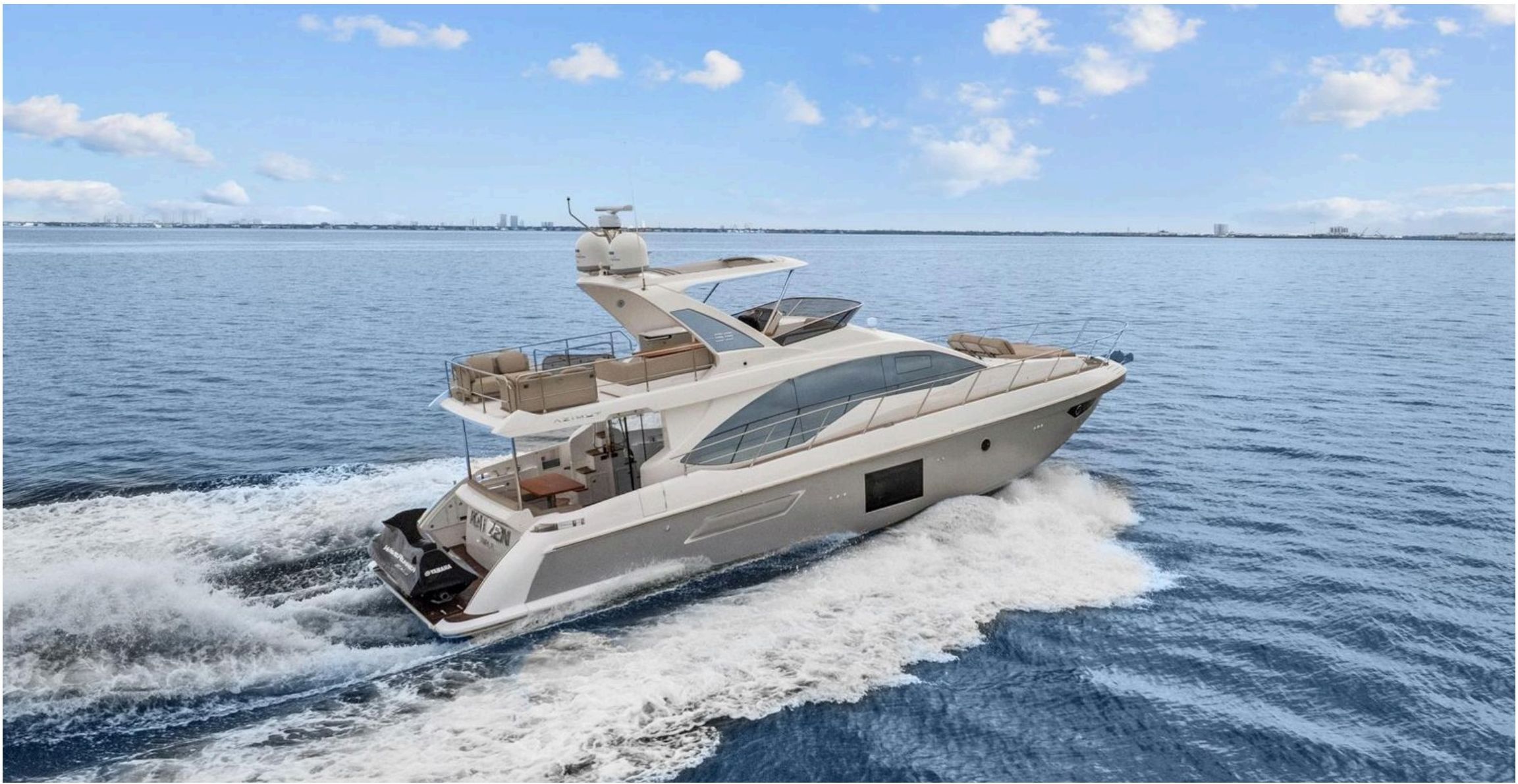 Kai Zen 2019 Azimut 55 Fly running shot, Tampa Bay