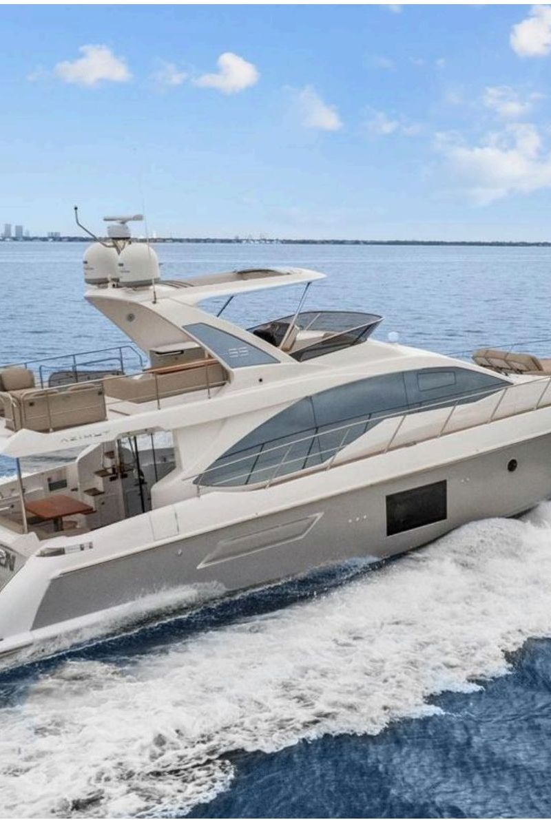 Kai Zen 2019 Azimut 55 Fly running shot, Tampa Bay